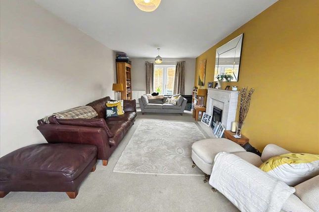 25, Pleasant Heights, Porth photo 4