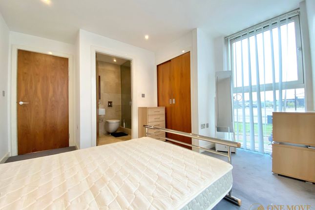 Flat for sale in City Loft, 94 The Quays