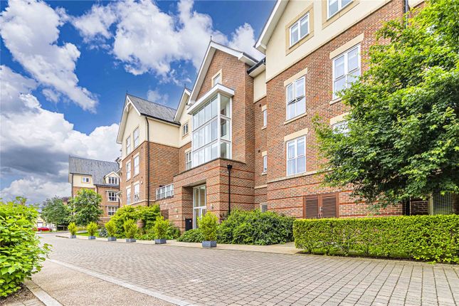 Thumbnail Flat for sale in Townsend Gate, Berkhamsted
