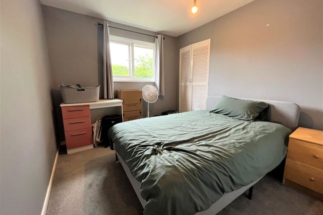 66 Reddings Park, Cheltenham photo 4