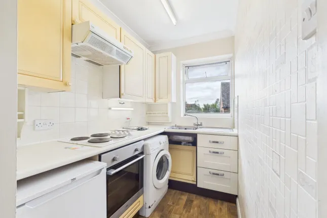 Annexe, 8A, Salvington Hill, Worthing photo 3