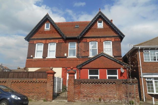 Thumbnail Terraced house to rent in Edmund Road, Southsea