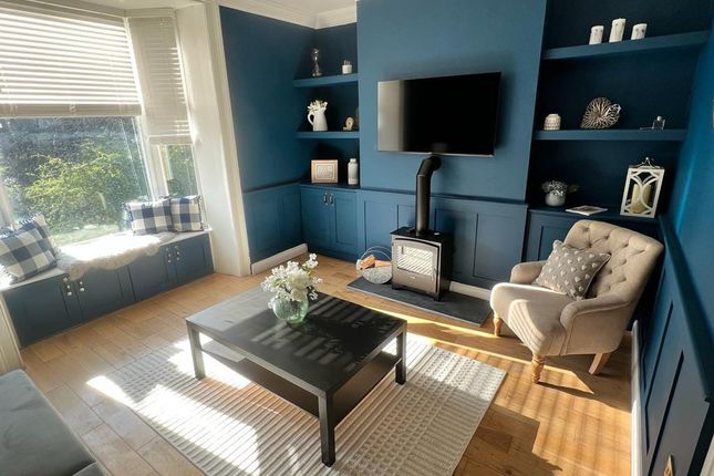 2-bed house on 168, Dunford Road, Holmfirth, £900/mo