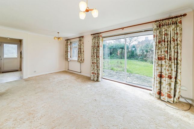 16, Inholmes Close, Burgess Hill photo 3