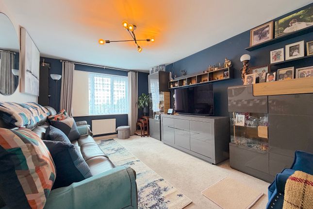 7, Rosefinch Drive, Cannock photo 2