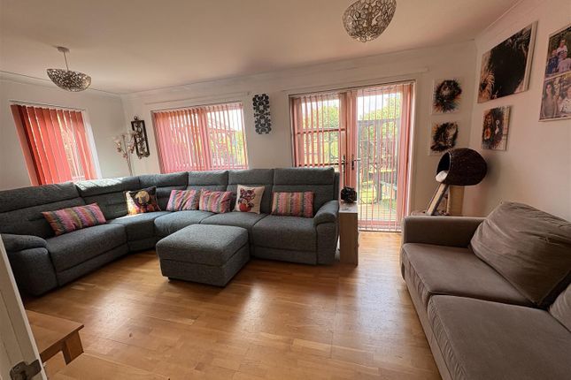 7, Mallard Mews, Basildon photo 2