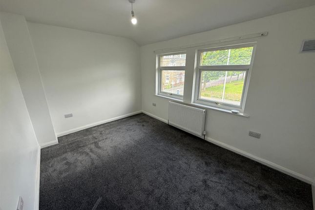 24, Springfield Street, Bradford photo 4