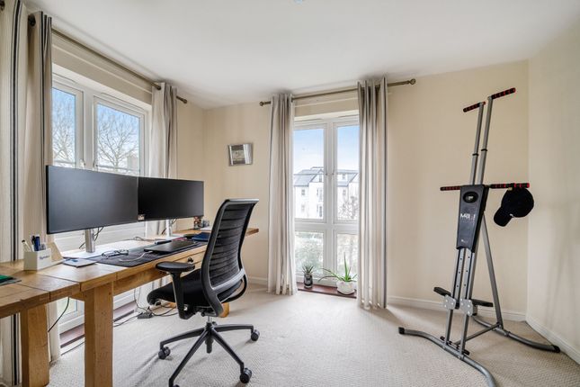 25, Trevelyan Court, Windsor photo 4
