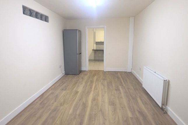 71a Plashet Road, London photo 3