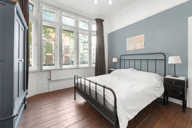 Flat 2, Trentishoe Mansions, 90, Charing Cross Road, London photo 4