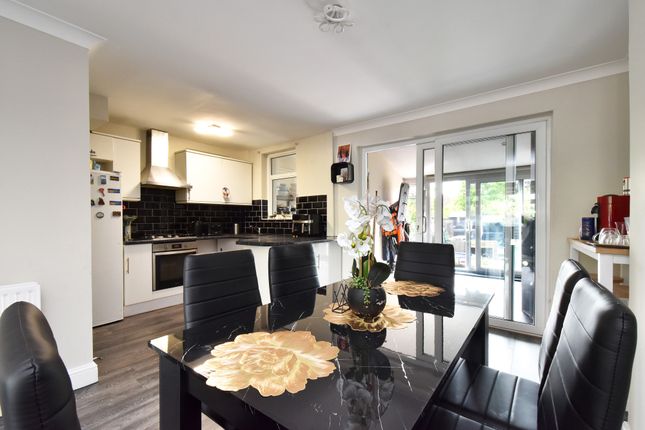 4, Chilmark Road, London photo 4