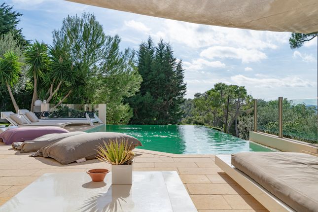 Villa for sale in St Paul, Vence, St. Paul Area, French Riviera