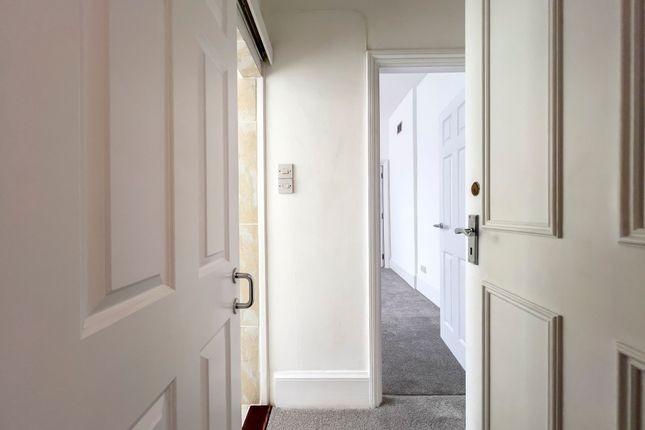 Apt 4, 10 Belmont Road, Jersey photo 2