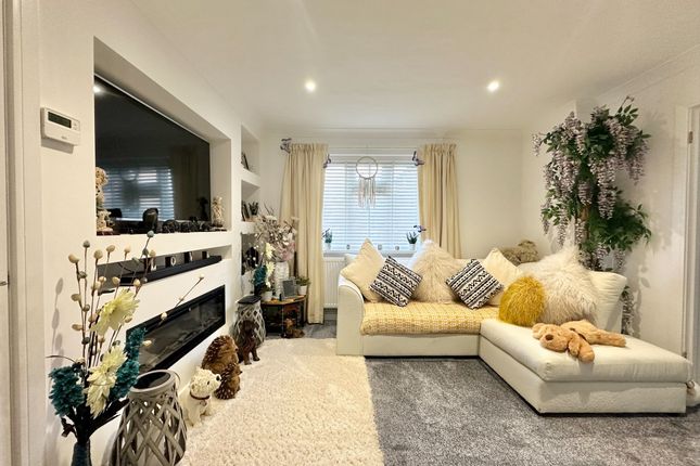 2-bed other on 36, Morton Crescent, Great Yarmouth, £250,000