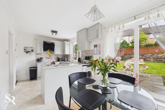 25 Ash Grove, High Peak photo 3