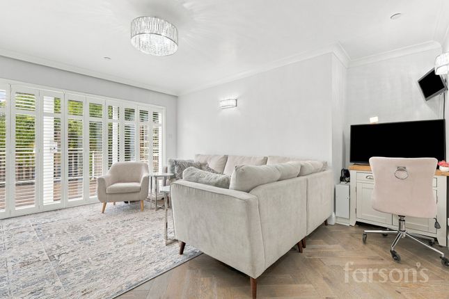 39 Rose Valley, Brentwood photo 3