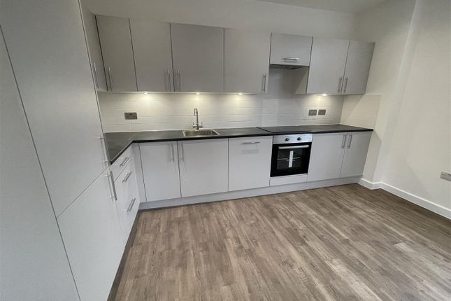 3, Cambridge Court, Camberley photo 3