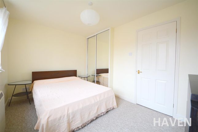 Flat for sale in Simms Gardens, East Finchley