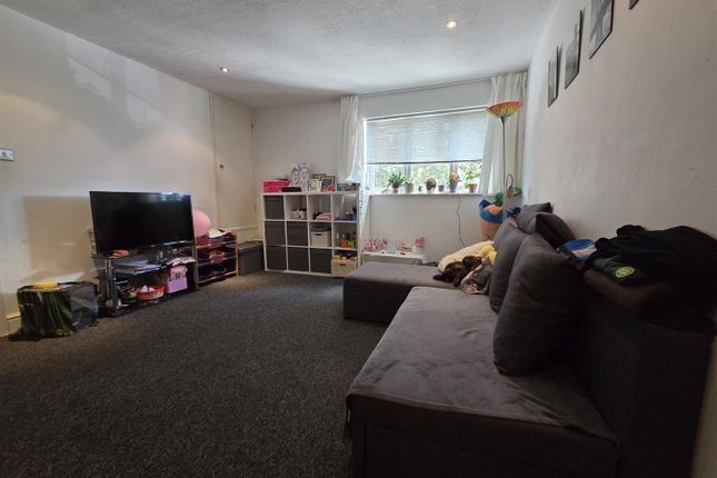 8, Mandeville Road, Enfield photo 5
