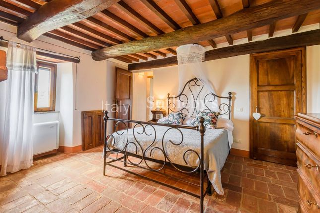Country house for sale in Case Sparse, Cortona, Toscana