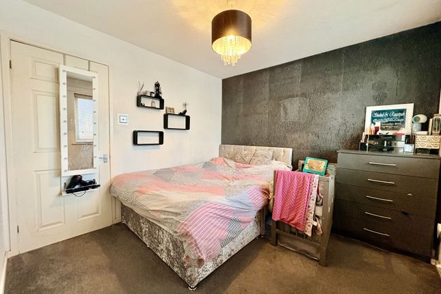 2-bed house on 35 Maplewood Gardens, Bolton, £150,000