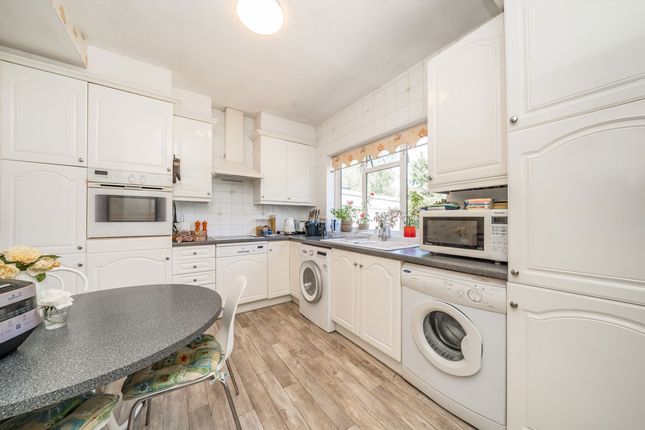37, Hillside Road, Northwood photo 4