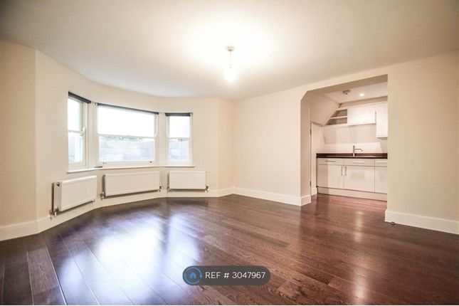 Flat, Lordship Park, London photo 3