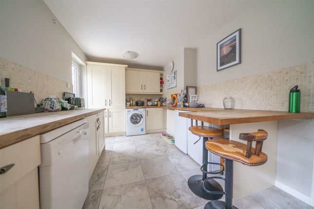 27,, Whitecross Drive, Weymouth photo 4