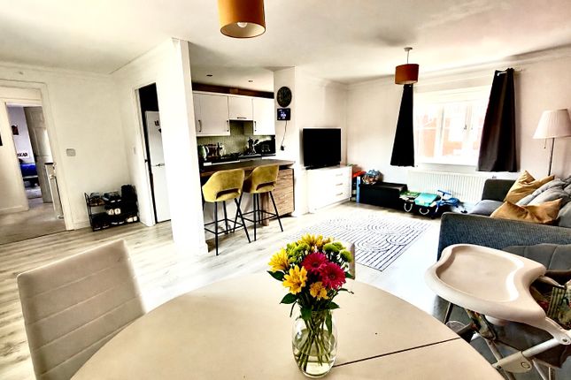 8, Saxon Court, Weston-super-Mare photo 2