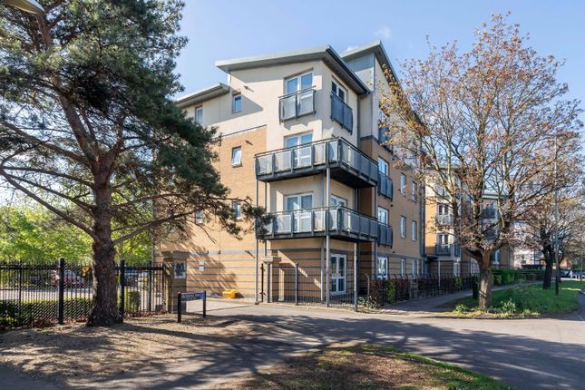 1-bed flat on Providence Park Princess Elizabeth Way, Cheltenham GL51, £125,000