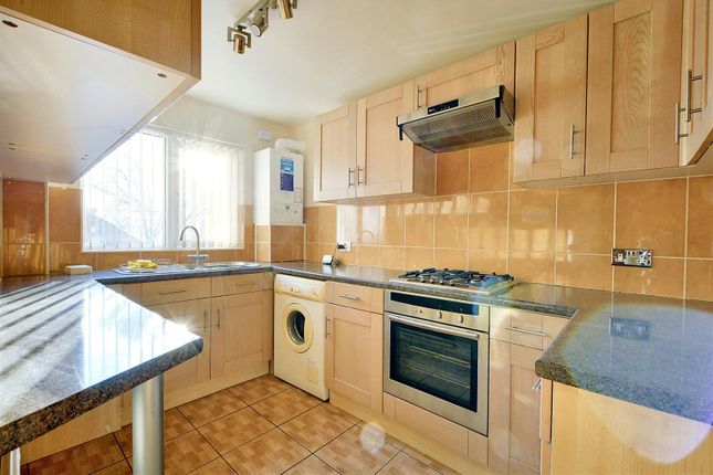 64, Kilnbrook Avenue, Nottingham photo 2