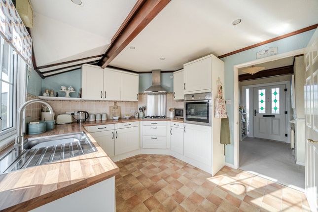 3 Barley Close, Bognor Regis photo 4