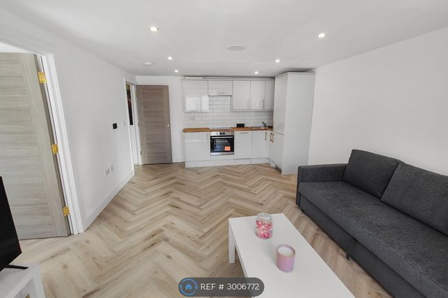 Westgate Court, Waltham Cross photo 2