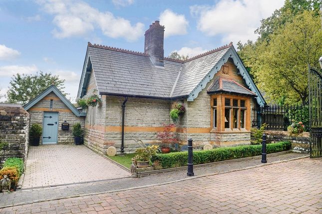 3 Bed Detached House For Sale In Pen Y Fai Bridgend Cf31 Zoopla