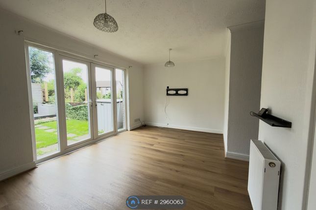 14, Loudon Gardens, Johnstone photo 2