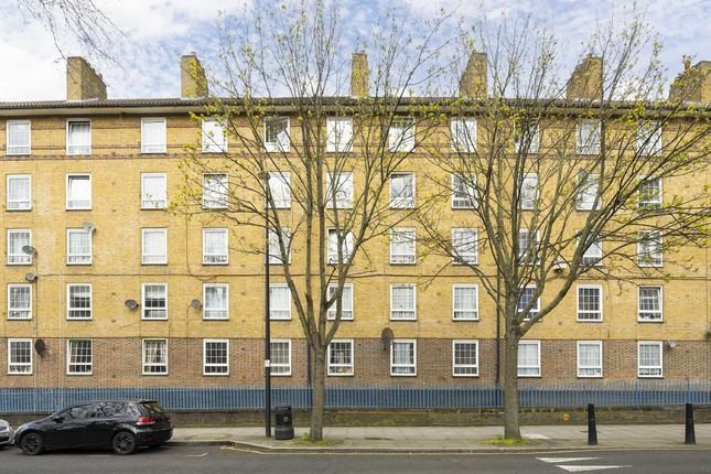 Flat for sale in Hale Street, London