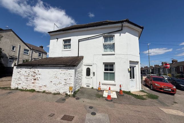 1-bed flat on Flat D, 48b, Hackney Road, Maidstone, £130,000