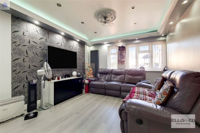 60, Lyon Park Avenue, Wembley photo 4