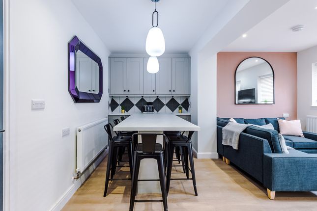 4, Capricorn Way, Salford photo 3