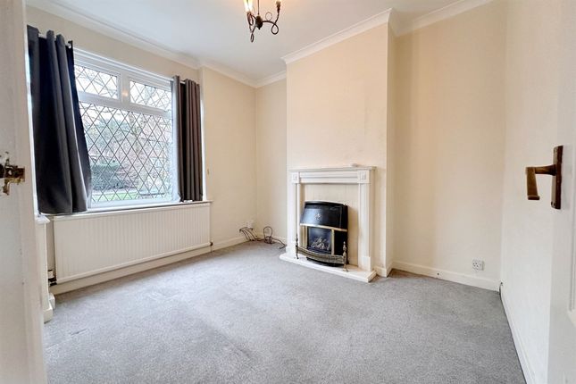 92 Dickens Lane, Stockport photo 2
