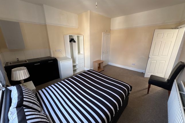 1, Merridale Crescent, Wolverhampton photo 4