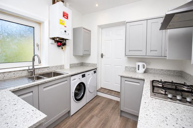 Lynwood Avenue, Darwen photo 4