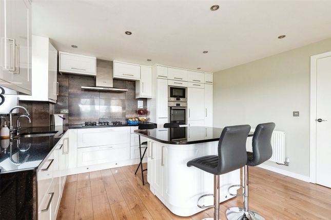 Thumbnail Flat for sale in Park View Road, Leatherhead, Surrey