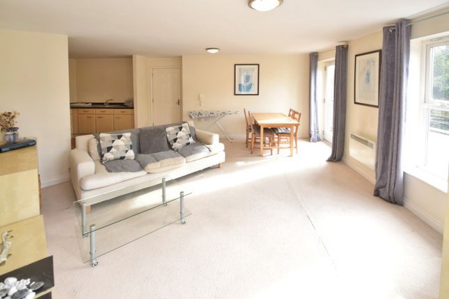 153 Canal Quay, Britannia Wharf, Bradford photo 3