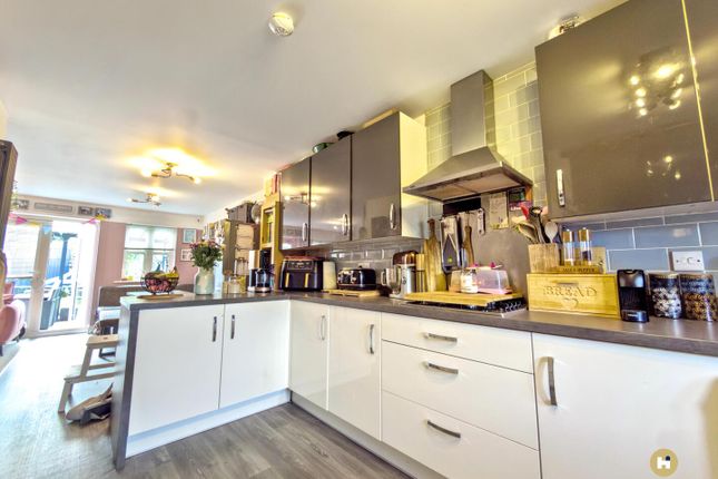 36, Scampston Drive, Wakefield photo 3
