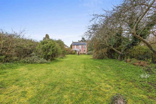 Hillside, 42, Sheepcote Dell Road, Holmer Green photo 3