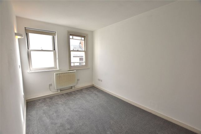 Flat to rent in The Gables, 116 High Street