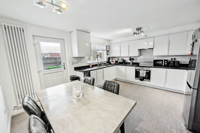 38, Auchenkist Place, Kilwinning photo 3