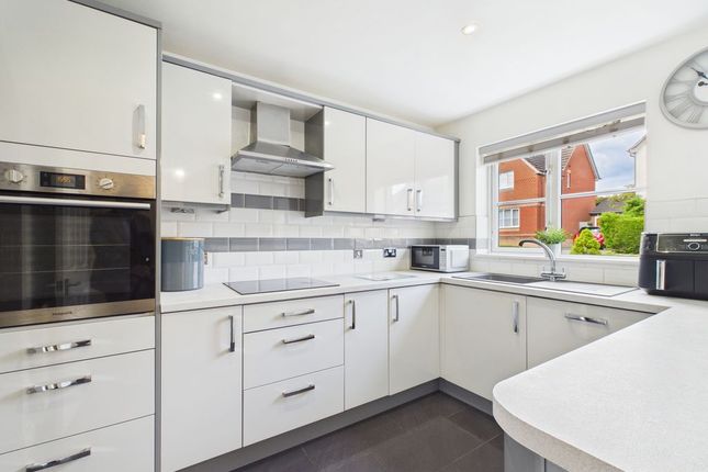 25, Ellis Peters Drive, Telford photo 2