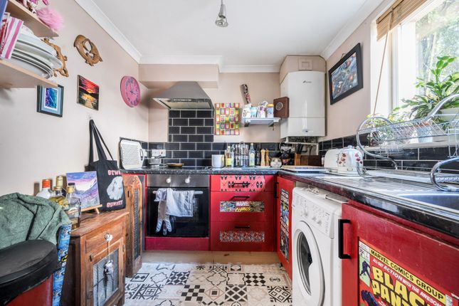 Flat 1, Brook View, 16, Harmer Close, Somerset photo 3